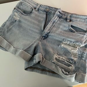 American Eagle Outfitters High Rise Light Wash Mom Short